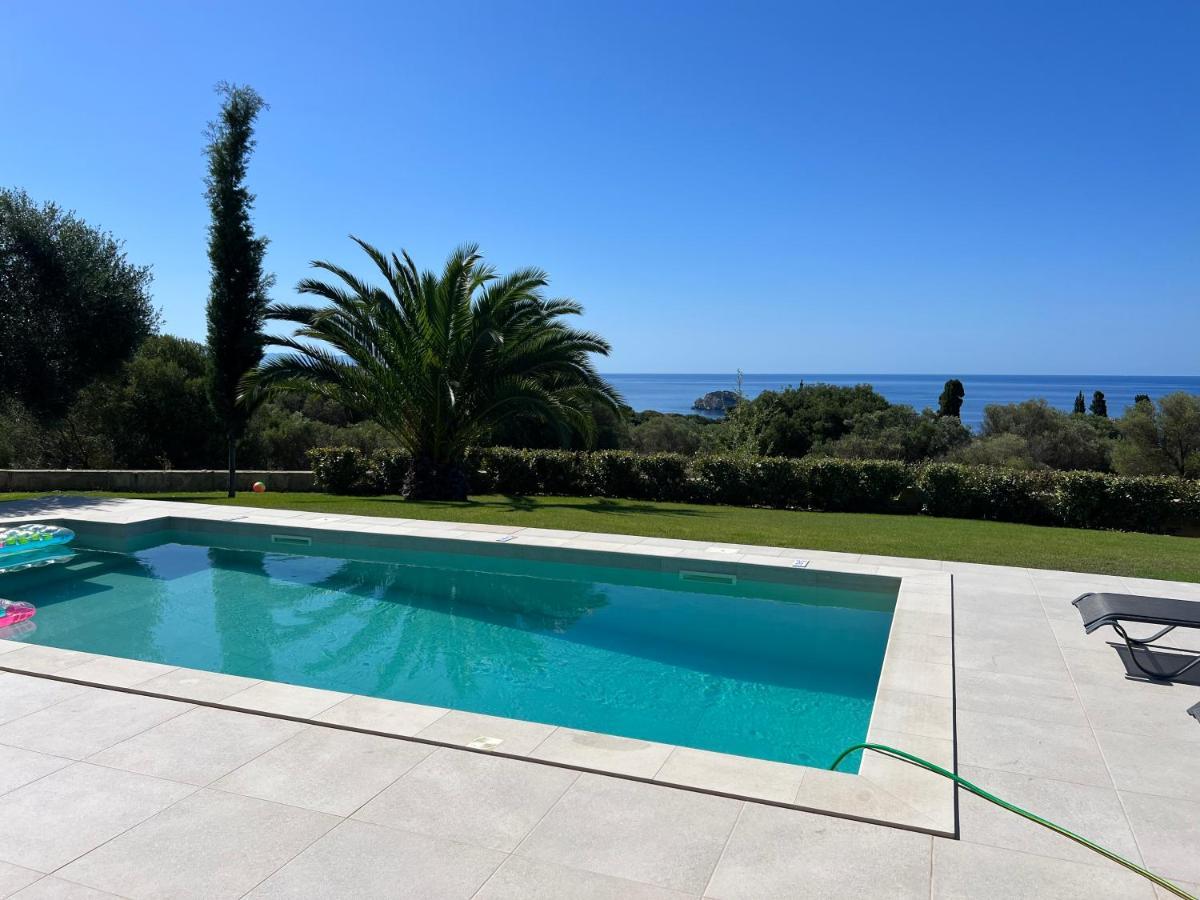 Avithos Blue Villas Svoronata Exterior photo